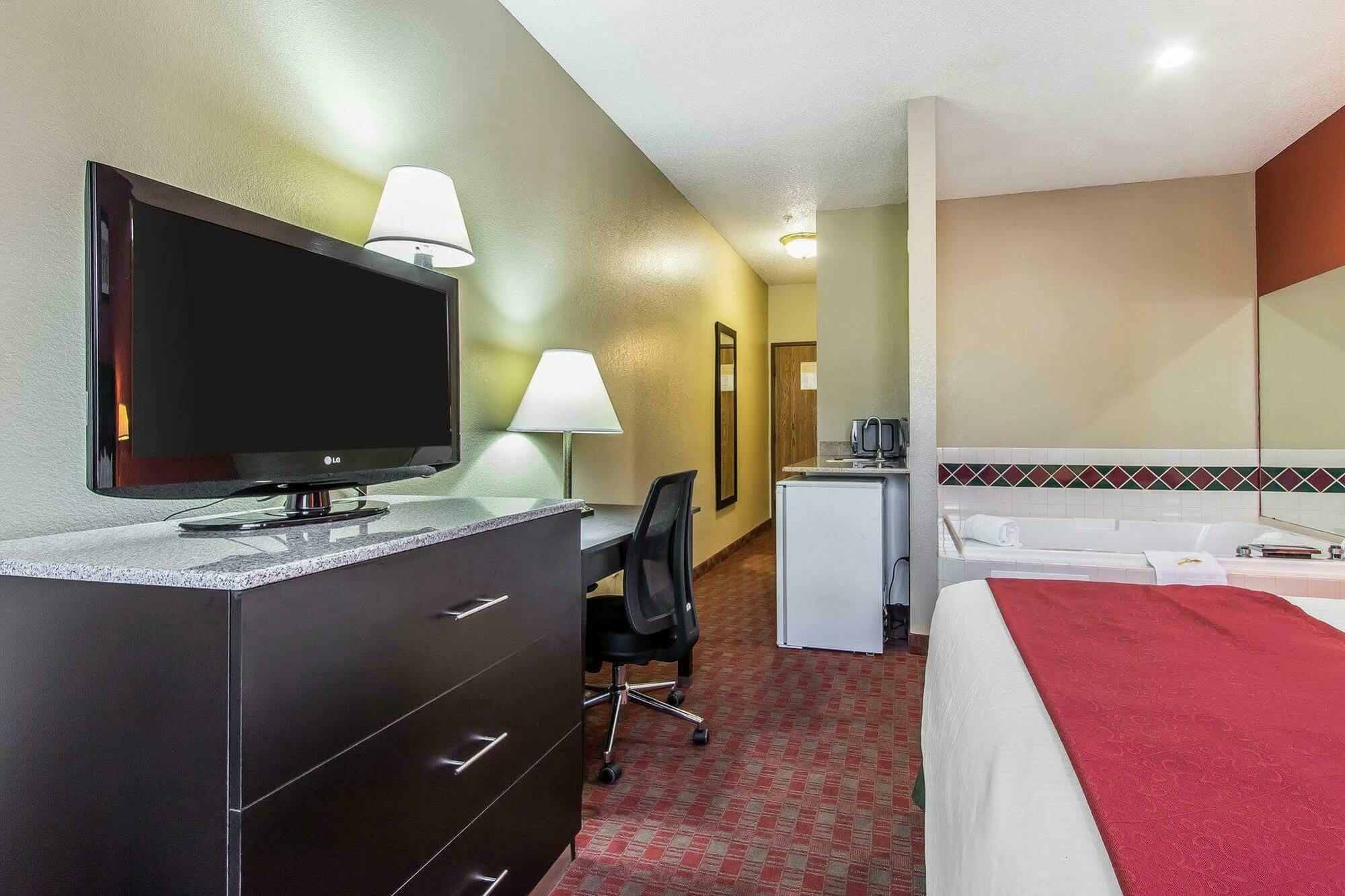 Quality Inn & Suites La Vergne Ngoại thất bức ảnh