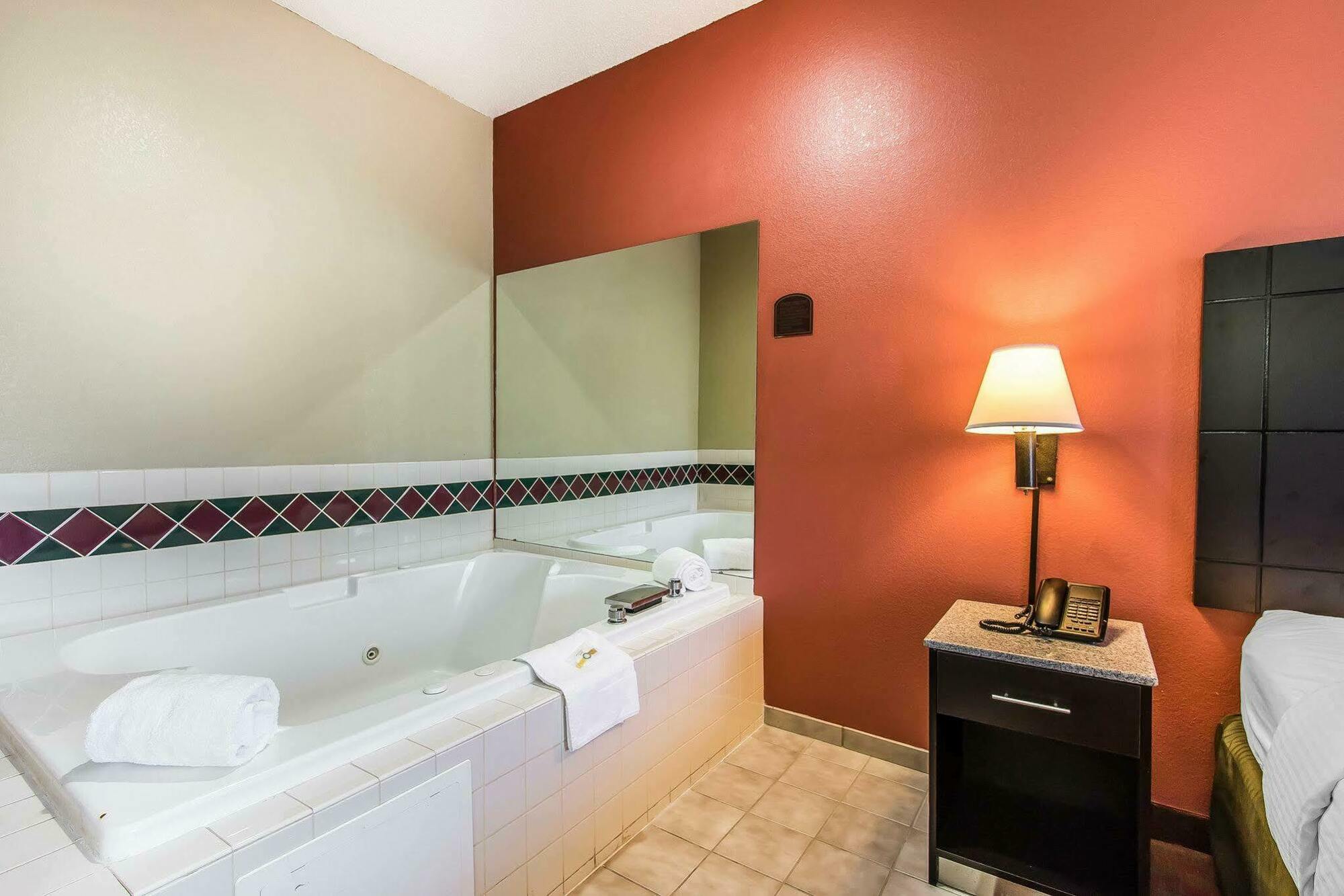Quality Inn & Suites La Vergne Ngoại thất bức ảnh